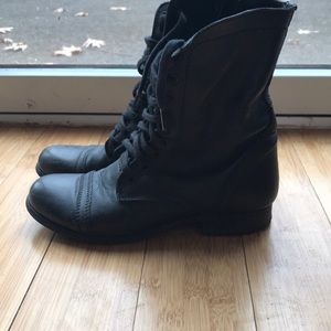 Steve Madden size 8 women’s combat boots